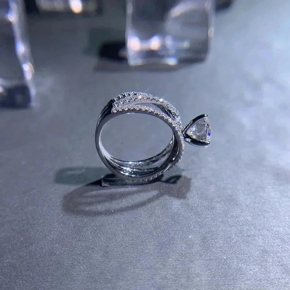 ▶Engagement CZ Clear Super Large Silver Plated Wedding Beautiful Ring, K993 - Picture 9 of 9